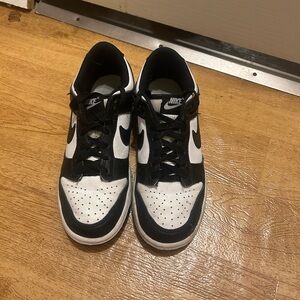 Nike Black and White Low-Tops